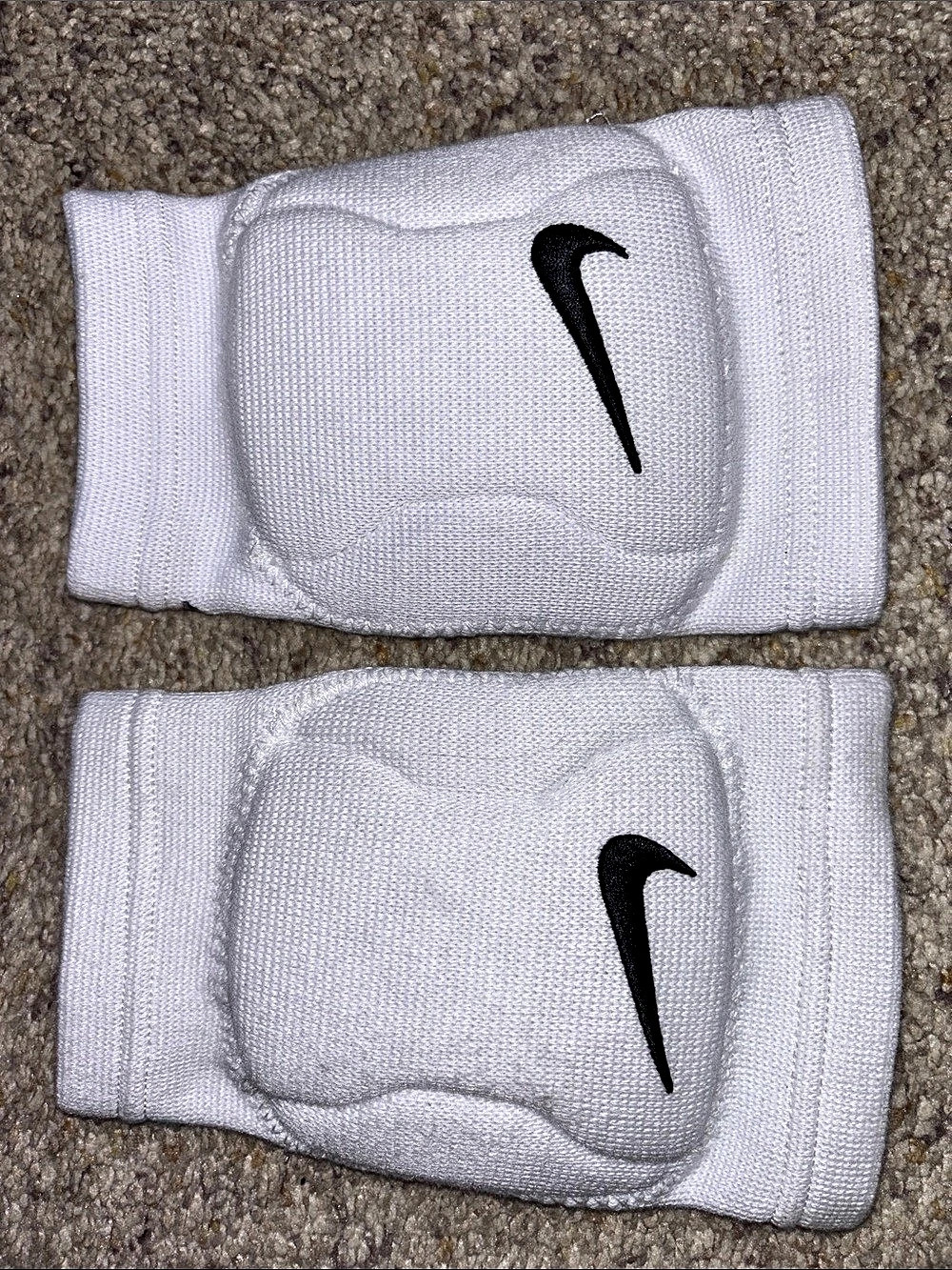 NWOT Adult Nike Streak Volleyball Knee Pads XS/S
